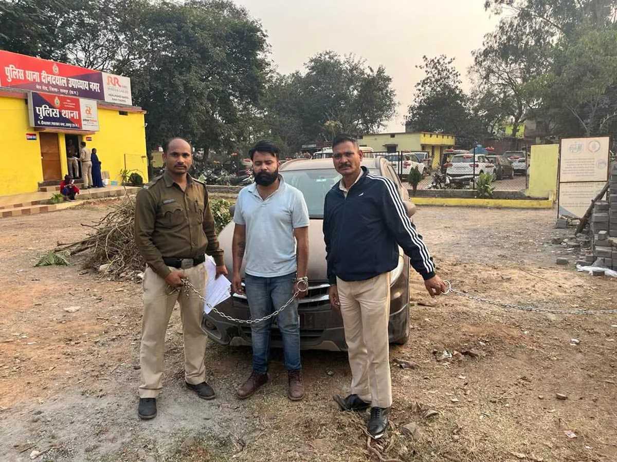 चारपहिया वाहन की चोरी करने वाला गिरफ्तार